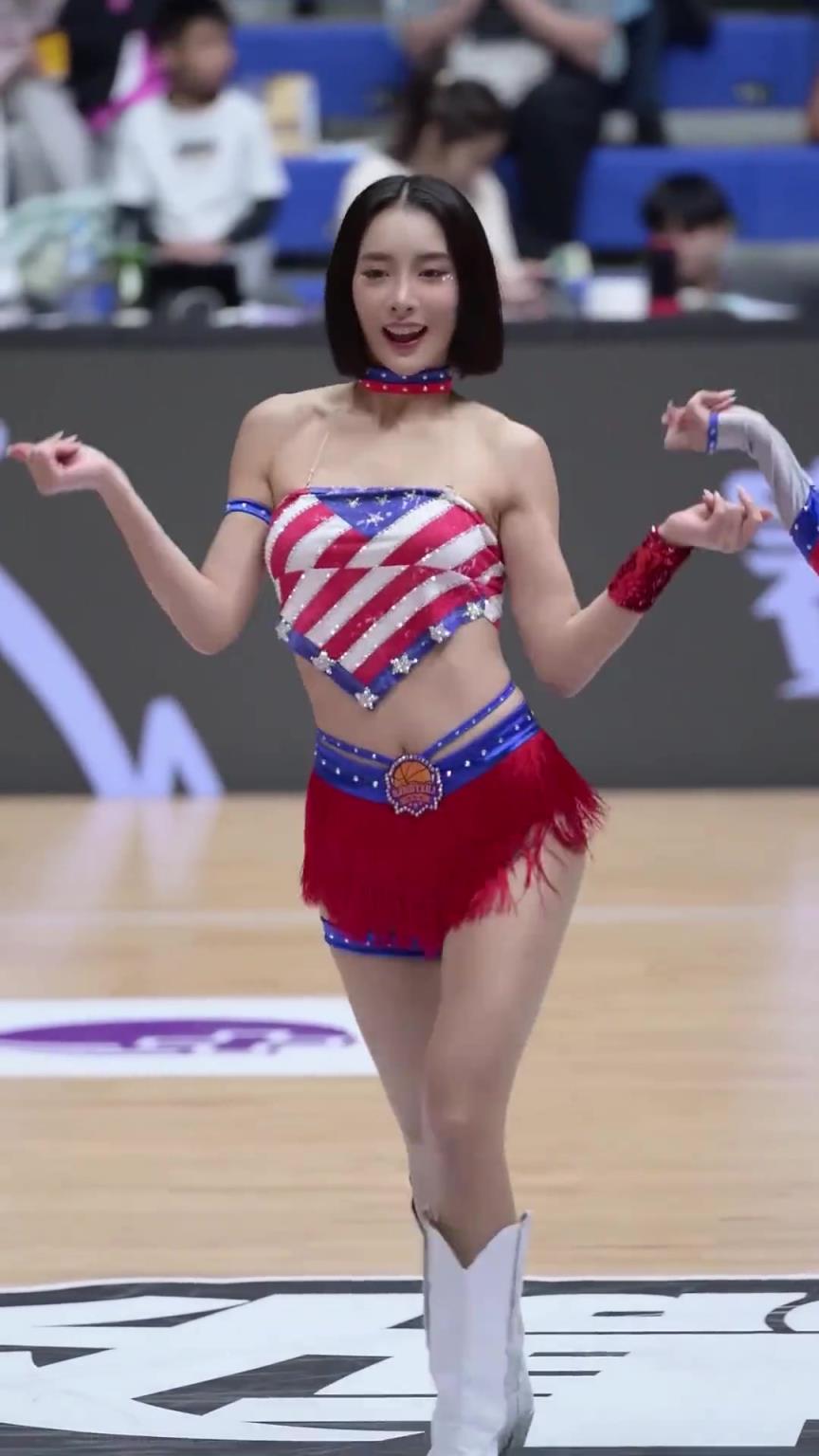 太離譜了 ！幾乎是完美女人！